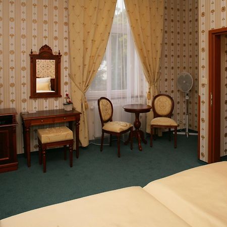 Hotel Mertin Chomutov Zewnętrze zdjęcie