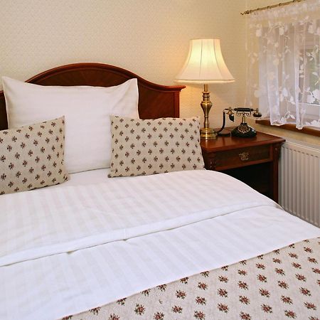 Hotel Mertin Chomutov Zewnętrze zdjęcie