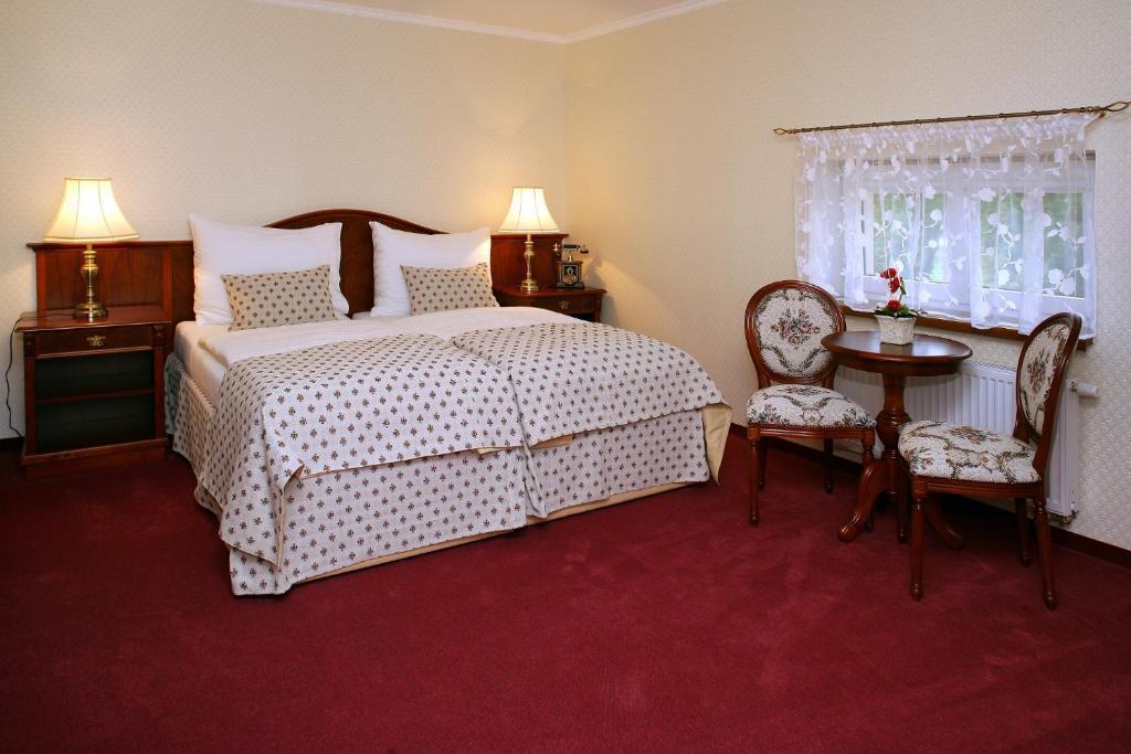 Hotel Mertin Chomutov Zewnętrze zdjęcie