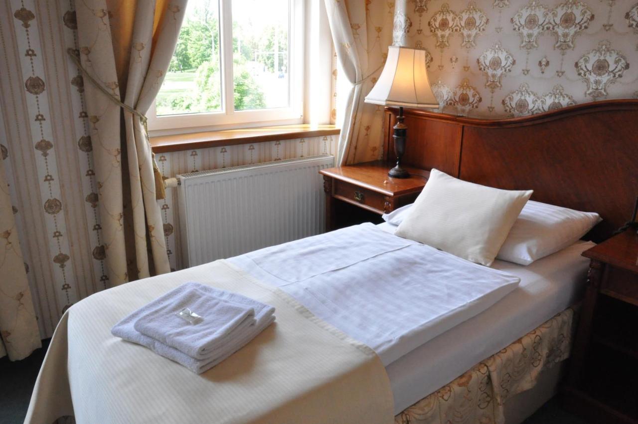 Hotel Mertin Chomutov Zewnętrze zdjęcie