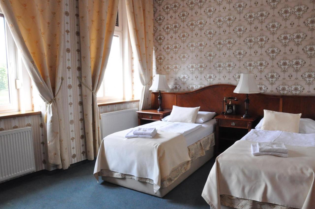 Hotel Mertin Chomutov Zewnętrze zdjęcie