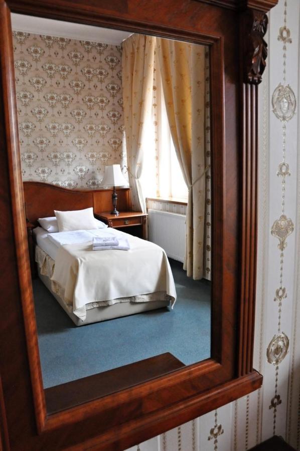 Hotel Mertin Chomutov Zewnętrze zdjęcie