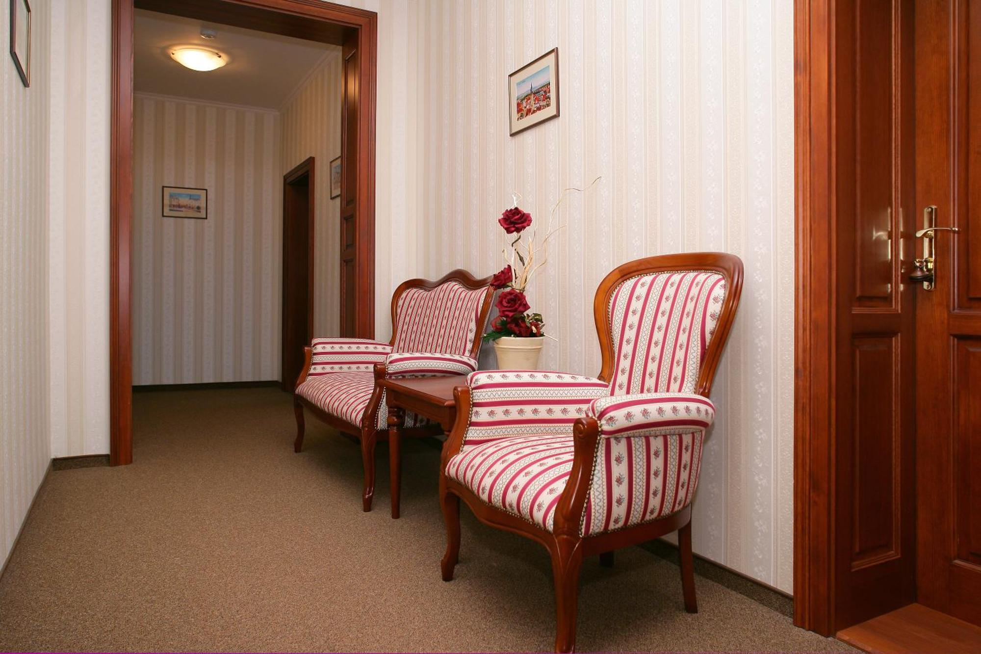 Hotel Mertin Chomutov Zewnętrze zdjęcie